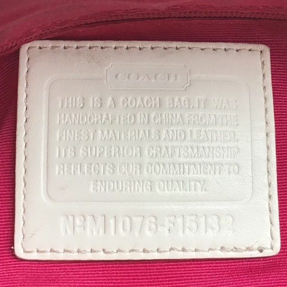 Coach Signature Bag - Picture 3 of 16